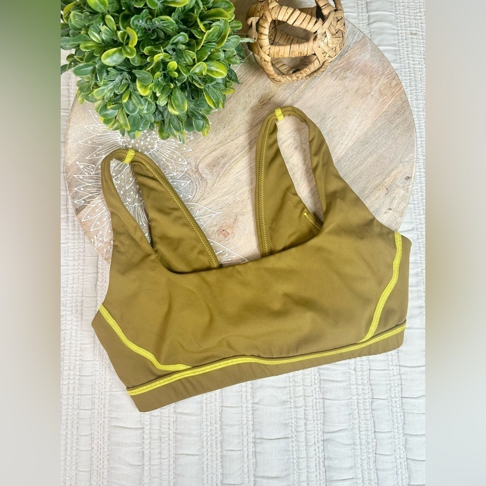 Offline by Aerie Sports Bralette in Olive Green Size Medium